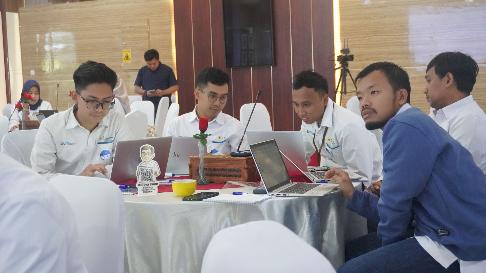 Praktik kelompok — dokumentasi pelatihan Aditya Iman